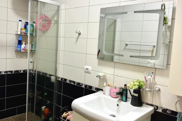 House for Rent Apartment in Tirana, 2+1, Furniture Furnished, Payment 65,000  Leke.