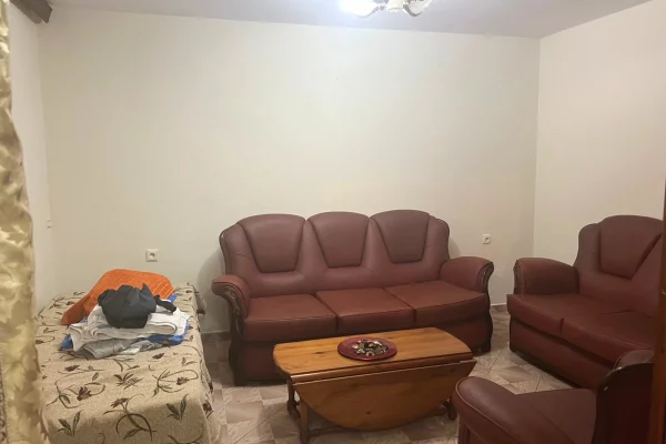 Casa in vendita Appartamento a Tirana, 1+1, Ambiente SemiArredato, Pagamento 110,000  Euro.