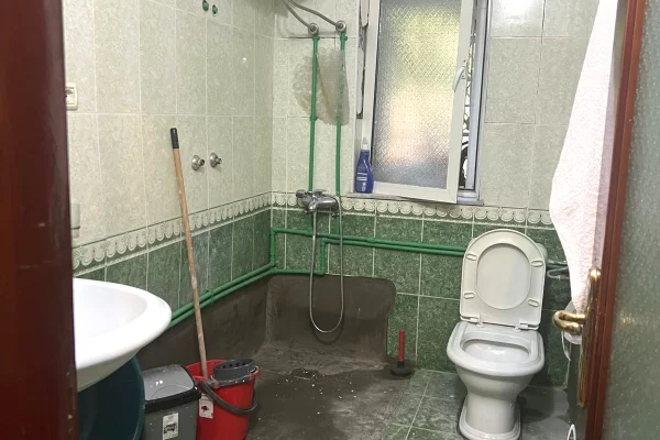 Casa in vendita Appartamento a Tirana, 1+1, Ambiente SemiArredato, Pagamento 110,000  Euro.