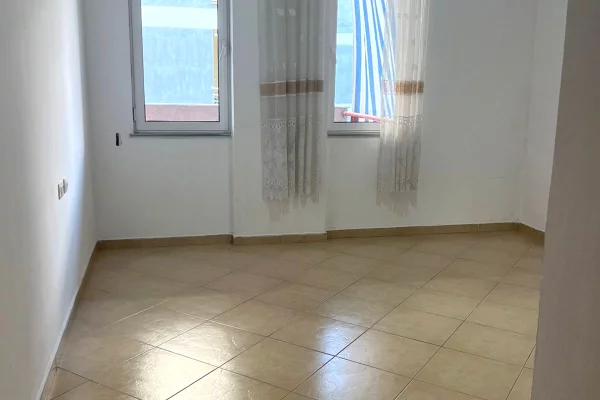 House for Rent Apartment in Tirana, 1+1, Furniture Emty, Payment 40,000  Leke.