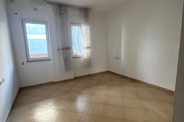 House for Rent Apartment in Tirana, 1+1, Furniture Emty, Payment 40,000  Leke.