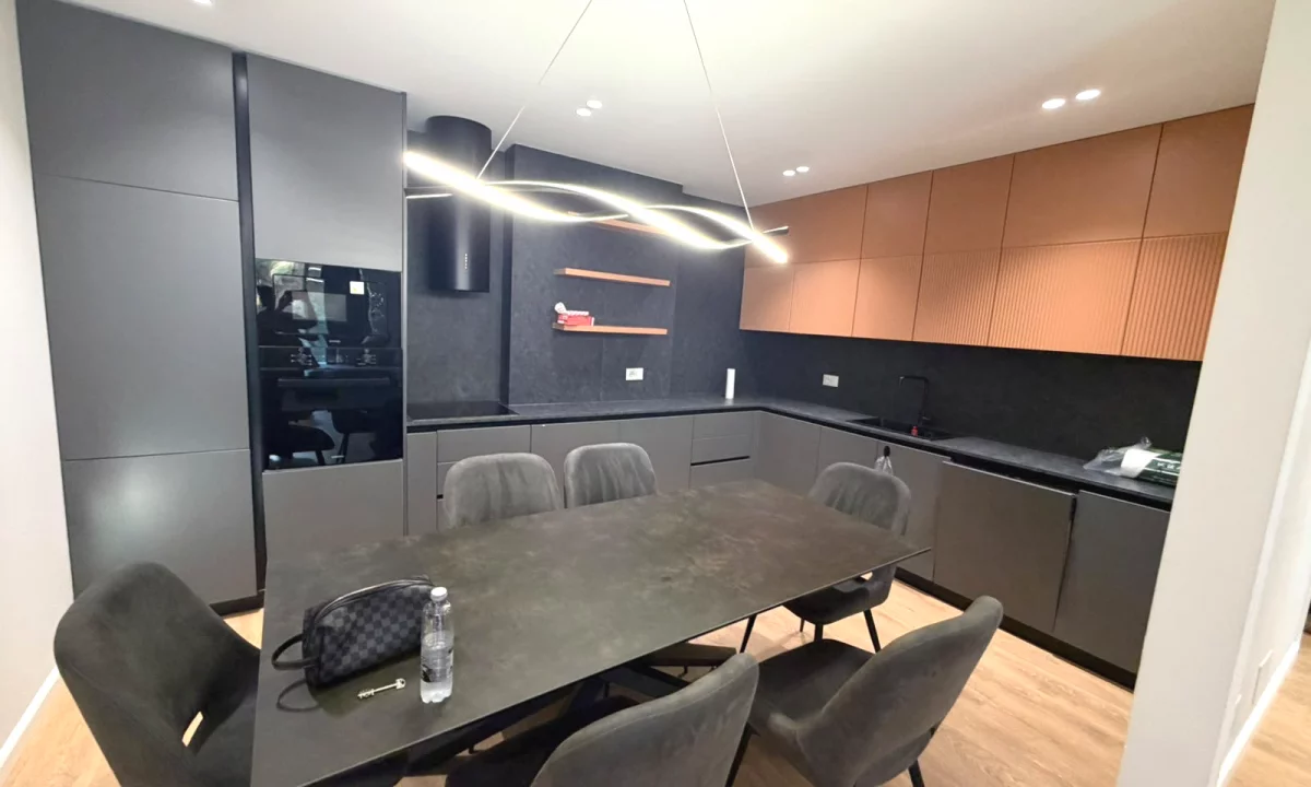 House for Rent Apartment in Tirana, 2+1, Furniture Furnished, Payment 100,000  Leke.