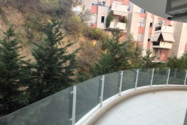 House for Rent Apartment in Tirana, 2+1, Furniture Furnished, Payment 100,000  Leke.