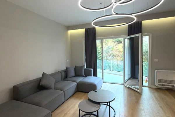House for Rent Apartment in Tirana, 2+1, Furniture Furnished, Payment 100,000  Leke.