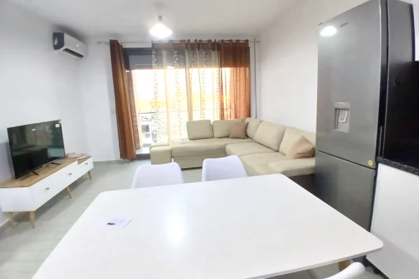 Shtepi me qera Apartament ne Tirane, 1+1, Mobilimi E mobiluar, Pagesa 60,000  Leke.