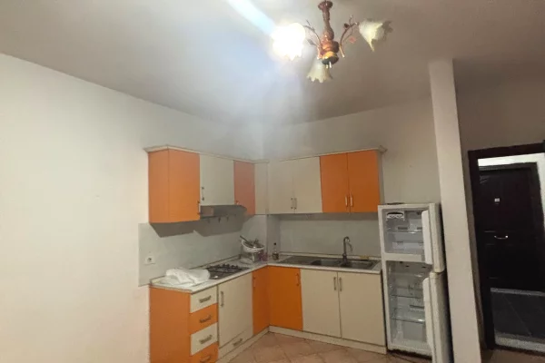 House for Rent Apartment in Tirana, 1+1, Furniture Emty, Payment 35,000  Leke.