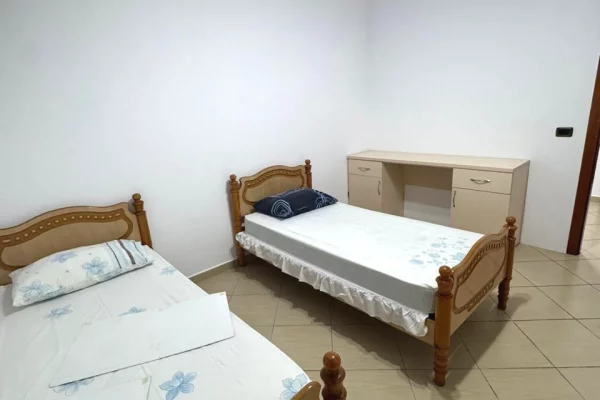 Shtepi me qera Shtepi Private ne Tirane, 2+1, Mobilimi E mobiluar, Pagesa 50,000  Leke.