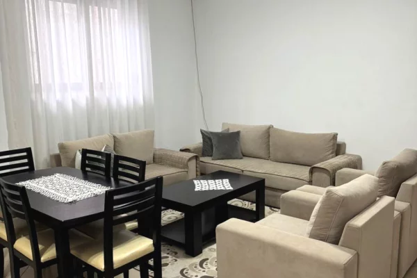 Shtepi me qera 2+1 ne Tirane - 50,000 Leke