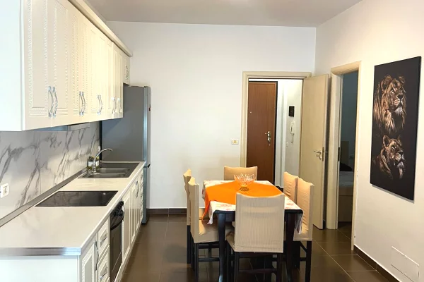Shtepi me qera Apartament ne Tirane, 2+1, Mobilimi E mobiluar, Pagesa 65,000  Leke.