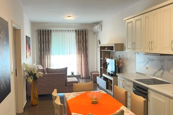 Shtepi me qera Apartament ne Tirane, 2+1, Mobilimi E mobiluar, Pagesa 65,000  Leke.