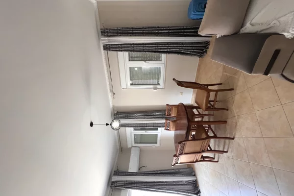 Shtepi me qera Apartament ne Tirane, 2+1, Mobilimi E mobiluar, Pagesa 50,000  Leke.