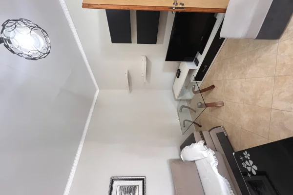 Shtepi me qera Apartament ne Tirane, 2+1, Mobilimi E mobiluar, Pagesa 50,000  Leke.