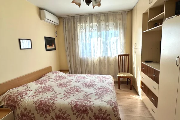 Shtepi me qera Apartament ne Tirane, 2+1, Mobilimi E mobiluar, Pagesa 650  Euro.