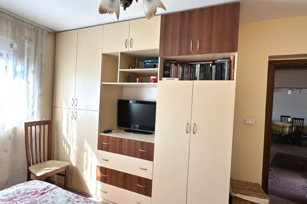 Shtepi me qera Apartament ne Tirane, 2+1, Mobilimi E mobiluar, Pagesa 650  Euro.
