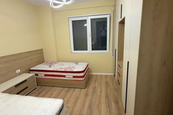 Shtepi me qera Apartament ne Tirane, 2+1, Mobilimi E mobiluar, Pagesa 50,000  Leke.