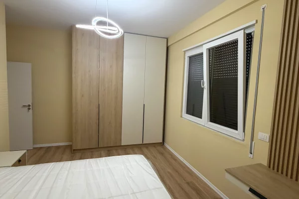 Shtepi me qera Apartament ne Tirane, 2+1, Mobilimi E mobiluar, Pagesa 50,000  Leke.