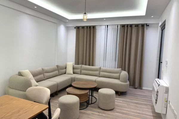 Shtepi me qera Apartament ne Tirane, 2+1, Mobilimi E mobiluar, Pagesa 65,000  Leke.
