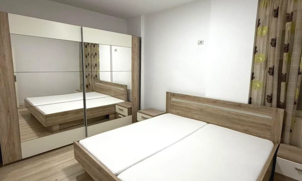 Shtepi me qera Apartament ne Tirane, 2+1, Mobilimi E mobiluar, Pagesa 47,000  Leke.