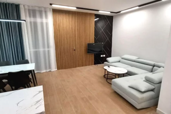 Shtepi me qera Apartament ne Tirane, 2+1, Mobilimi E mobiluar, Pagesa 55,000  Leke.
