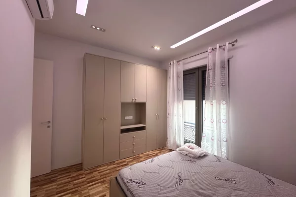 Shtepi me qera Apartament ne Tirane, 1+1, Mobilimi E mobiluar, Pagesa 90,000  Leke.