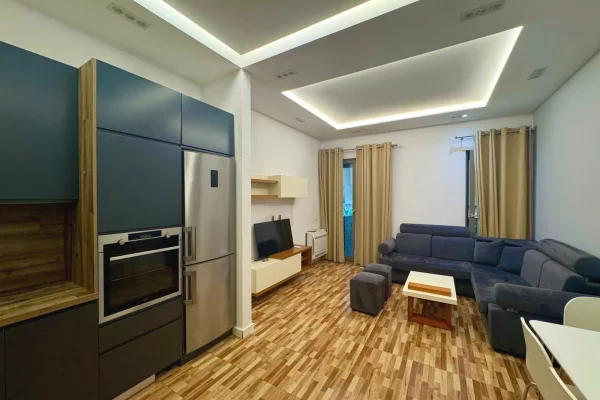 Shtepi me qera Apartament ne Tirane, 1+1, Mobilimi E mobiluar, Pagesa 90,000  Leke.