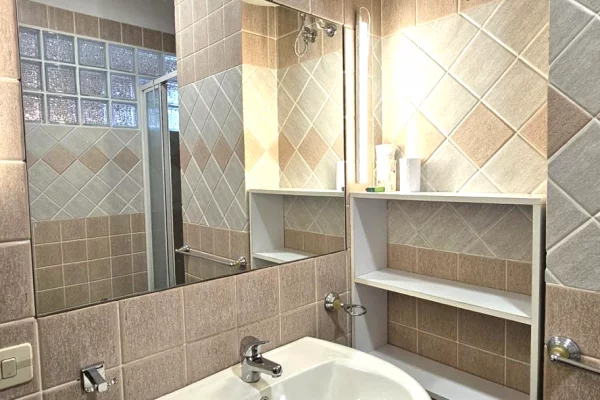 Shtepi me qera Apartament ne Tirane, 2+1, Mobilimi E mobiluar, Pagesa 800  Euro.