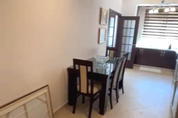 Shtepi me qera Apartament ne Tirane, 2+1, Mobilimi E mobiluar, Pagesa 850  Euro.