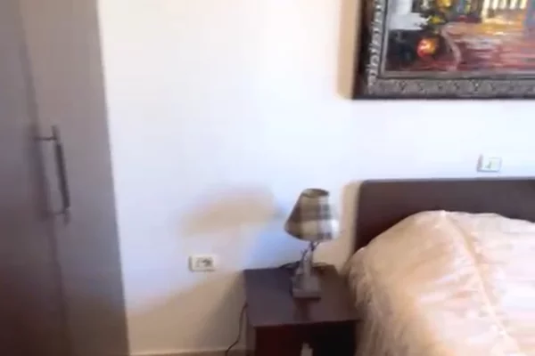 Shtepi me qera Apartament ne Tirane, 2+1, Mobilimi E mobiluar, Pagesa 850  Euro.