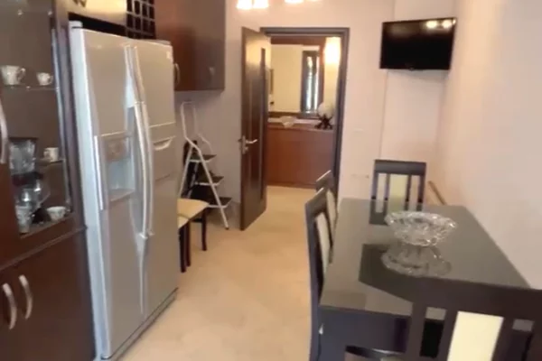 Shtepi me qera Apartament ne Tirane, 2+1, Mobilimi E mobiluar, Pagesa 850  Euro.
