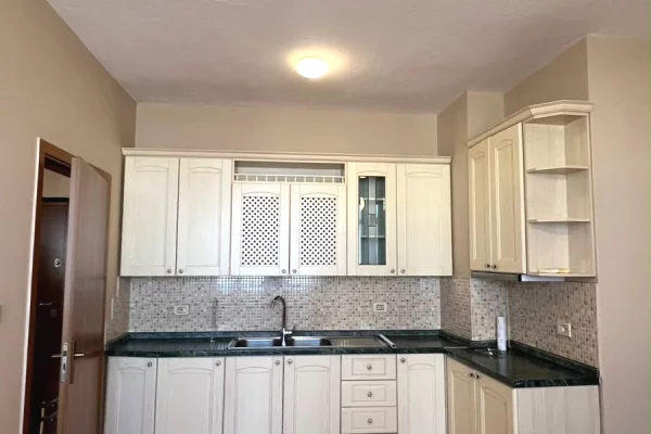 Shtepi me qera Apartament ne Tirane, 1+1, Mobilimi E mobiluar, Pagesa 60,000  Leke.