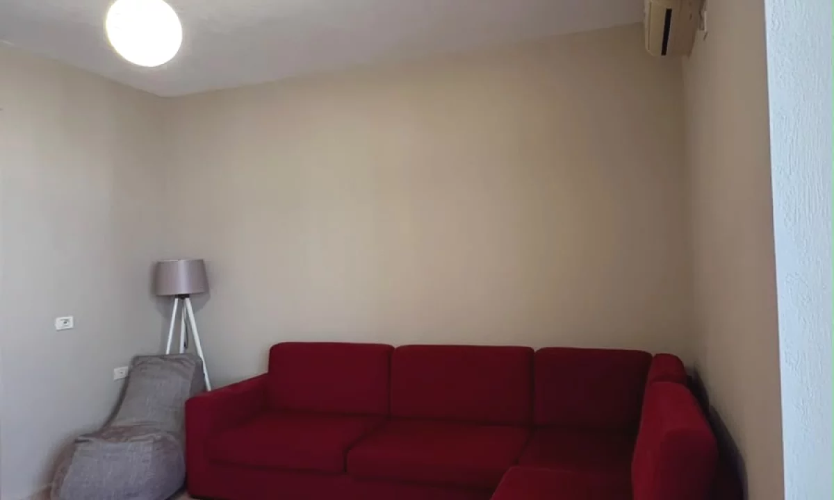 Shtepi me qera Apartament ne Tirane, 1+1, Mobilimi E mobiluar, Pagesa 60,000  Leke.