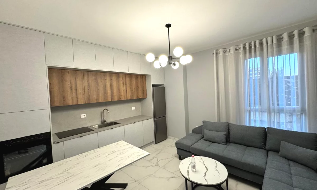 Shtepi me qera Apartament ne Tirane, 2+1, Mobilimi E mobiluar, Pagesa 75,000  Leke.