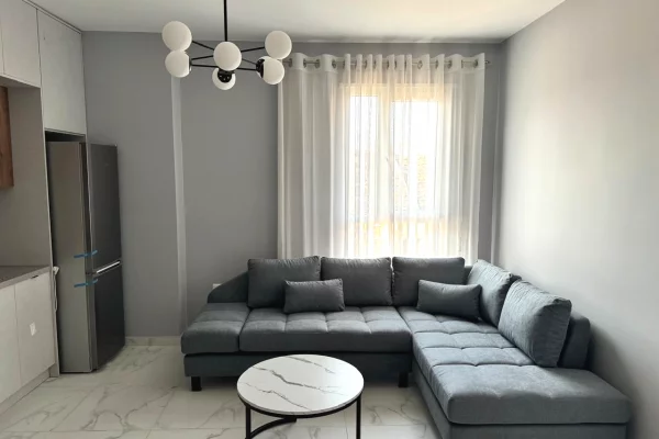 Shtepi me qera Apartament ne Tirane, 2+1, Mobilimi E mobiluar, Pagesa 75,000  Leke.