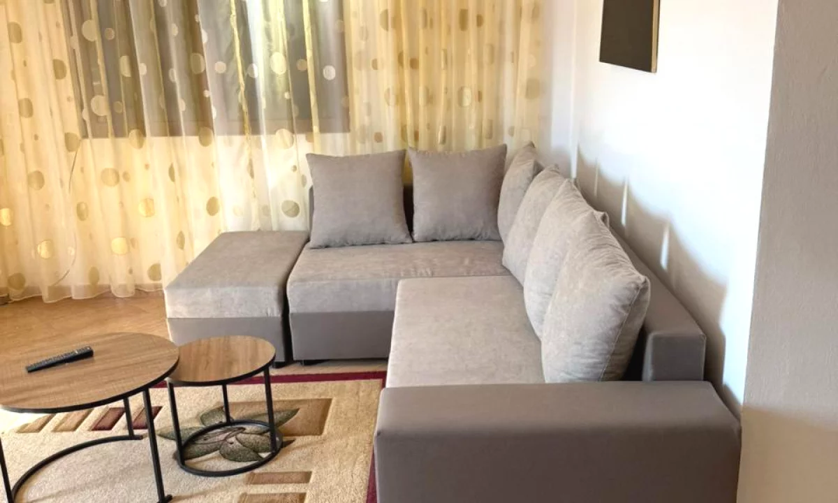 Shtepi me qera Shtepi Private ne Tirane, 2+1, Mobilimi E mobiluar, Pagesa 60,000  Leke.