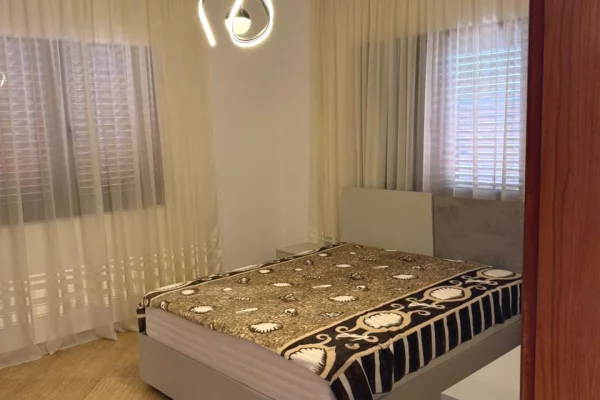 Shtepi me qera Shtepi Private ne Tirane, 2+1, Mobilimi E mobiluar, Pagesa 60,000  Leke.