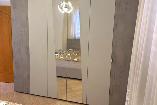 Shtepi me qera Shtepi Private ne Tirane, 2+1, Mobilimi E mobiluar, Pagesa 60,000  Leke.