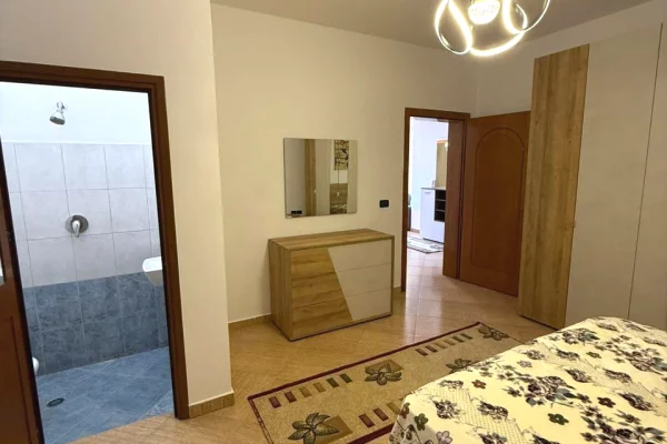 Shtepi me qera Shtepi Private ne Tirane, 2+1, Mobilimi E mobiluar, Pagesa 60,000  Leke.