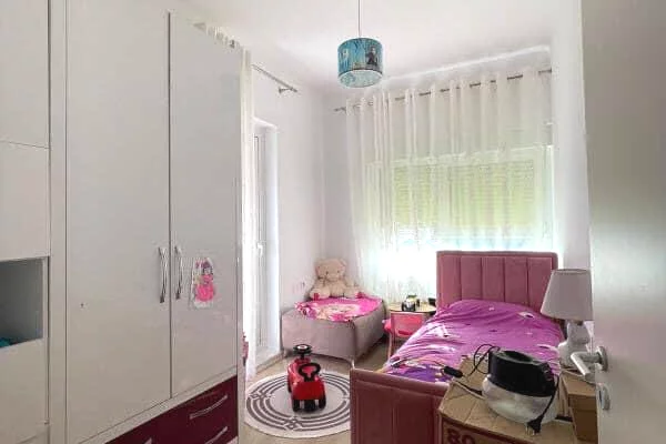 Shtepi me qera Apartament ne Tirane, 2+1, Mobilimi E mobiluar, Pagesa 55,000  Leke.