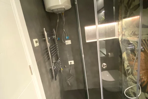 Shtepi me qera Apartament ne Tirane, 1+1, Mobilimi E mobiluar, Pagesa 65,000  Leke.