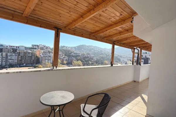 Shtepi me qera Apartament ne Tirane, 2+1, Mobilimi E mobiluar, Pagesa 90,000  Leke.