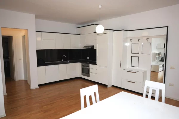 Shtepi me qera Apartament ne Tirane, 2+1, Mobilimi E mobiluar, Pagesa 80,000  Leke.