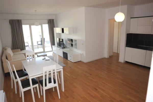 Shtepi me qera Apartament ne Tirane, 2+1, Mobilimi E mobiluar, Pagesa 80,000  Leke.