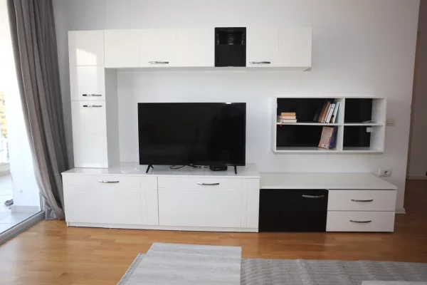 Shtepi me qera Apartament ne Tirane, 2+1, Mobilimi E mobiluar, Pagesa 80,000  Leke.