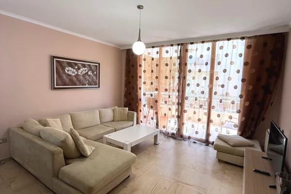 Shtepi me qera 2+1 ne Tirane - 800 Euro