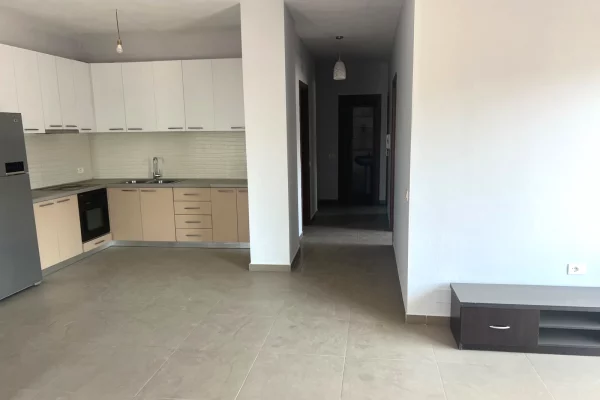 Shtepi me qera Apartament ne Tirane, 2+1, Mobilimi Bosh, pa mobiluar, Pagesa 45,000  Leke.