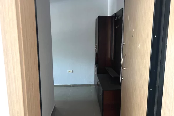 Shtepi me qera Apartament ne Tirane, 2+1, Mobilimi Bosh, pa mobiluar, Pagesa 45,000  Leke.