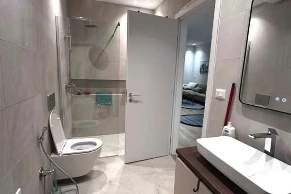 Shtepi me qera Apartament ne Tirane, 2+1, Mobilimi E mobiluar, Pagesa 80,000  Leke.