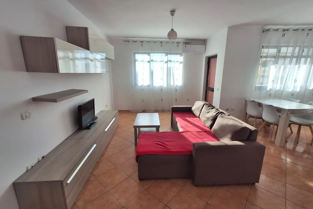 Shtepi me qera Apartament ne Tirane, 2+1, Mobilimi E mobiluar, Pagesa 45,000  Leke.