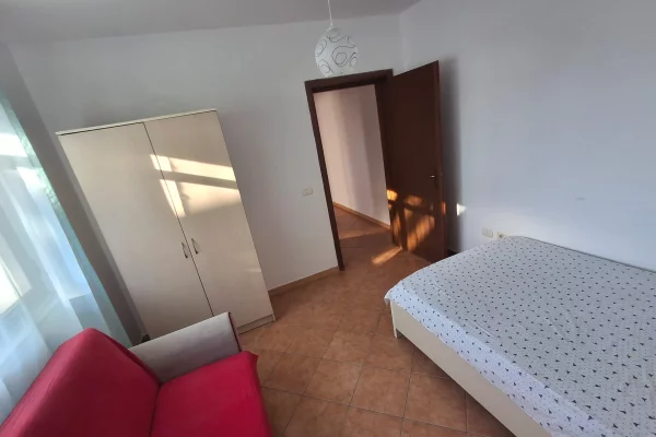 Shtepi me qera Apartament ne Tirane, 2+1, Mobilimi E mobiluar, Pagesa 45,000  Leke.