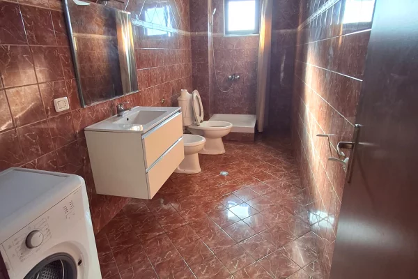 Shtepi me qera Apartament ne Tirane, 2+1, Mobilimi E mobiluar, Pagesa 45,000  Leke.
